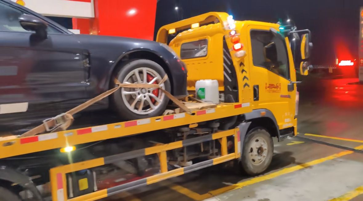 阜新行车途中遇到突发状况该如何呼叫道路救援？